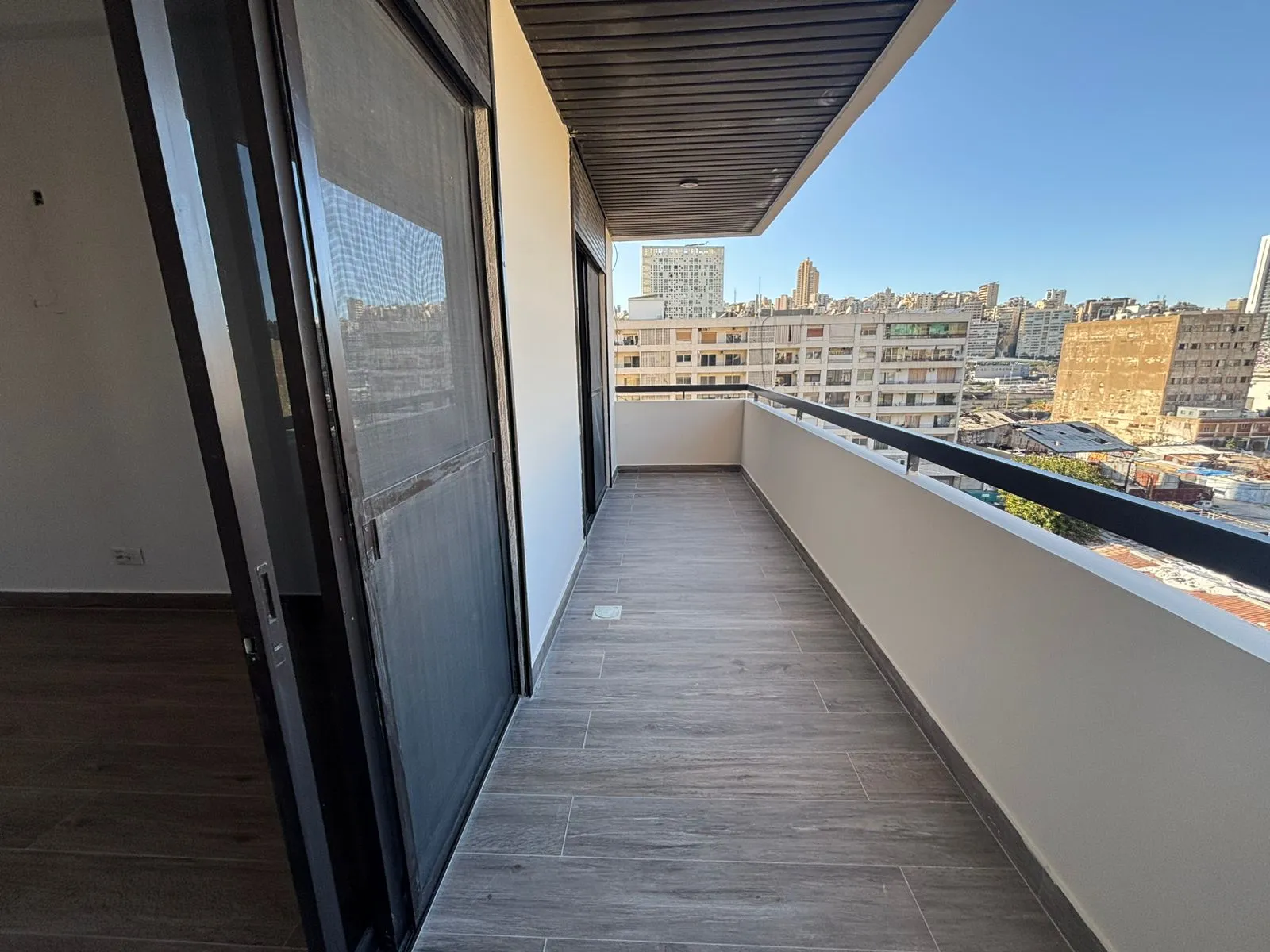 Renovated Unfurnished Apartment For Rent in Sin El Fil — الصورة 3