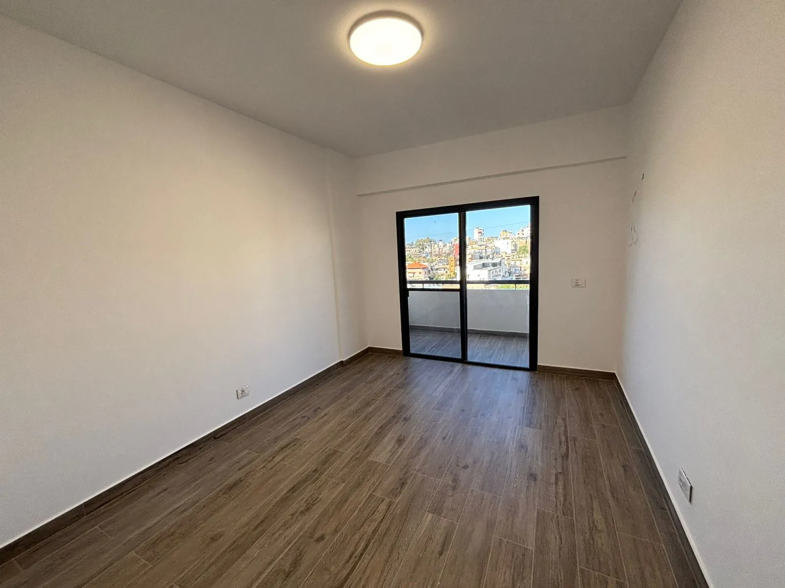 Renovated Unfurnished Apartment For Rent in Sin El Fil — الصورة 6