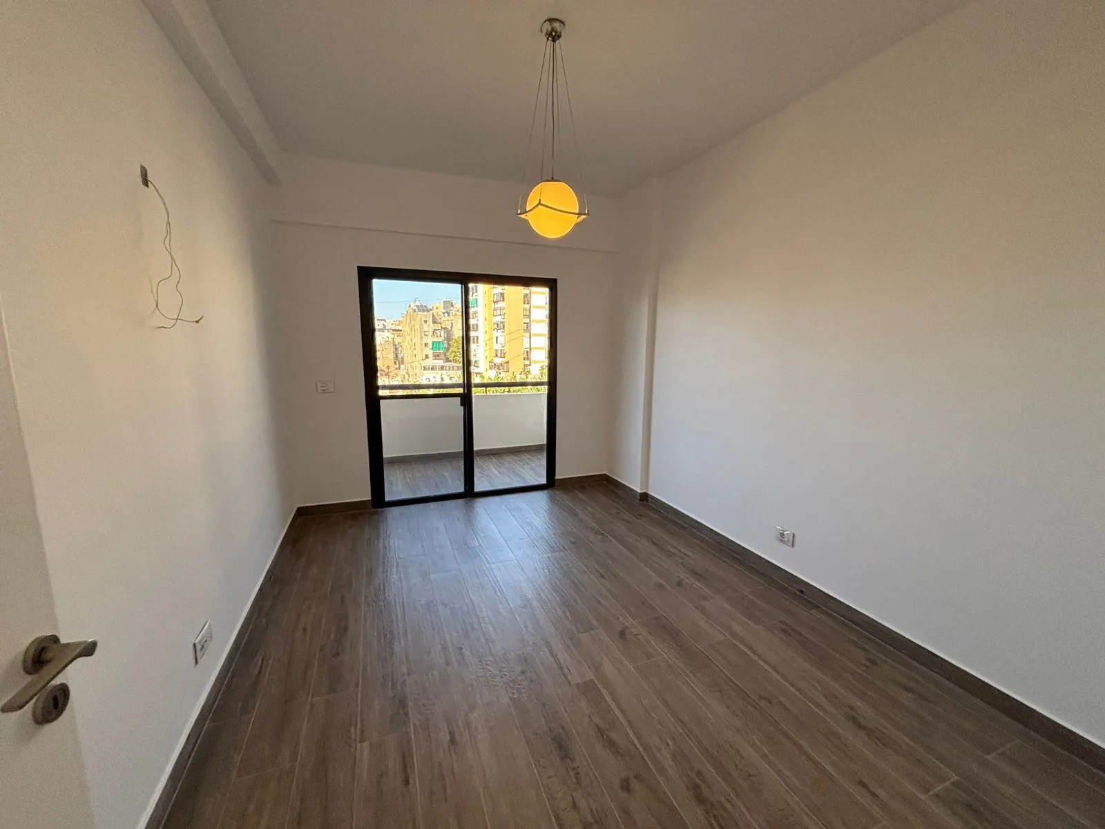 Renovated Unfurnished Apartment For Rent in Sin El Fil — الصورة 9