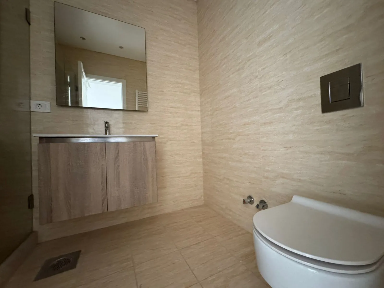 3-Bedroom Apartment For Sale in Mar Chaaya, Broumana — الصورة 8