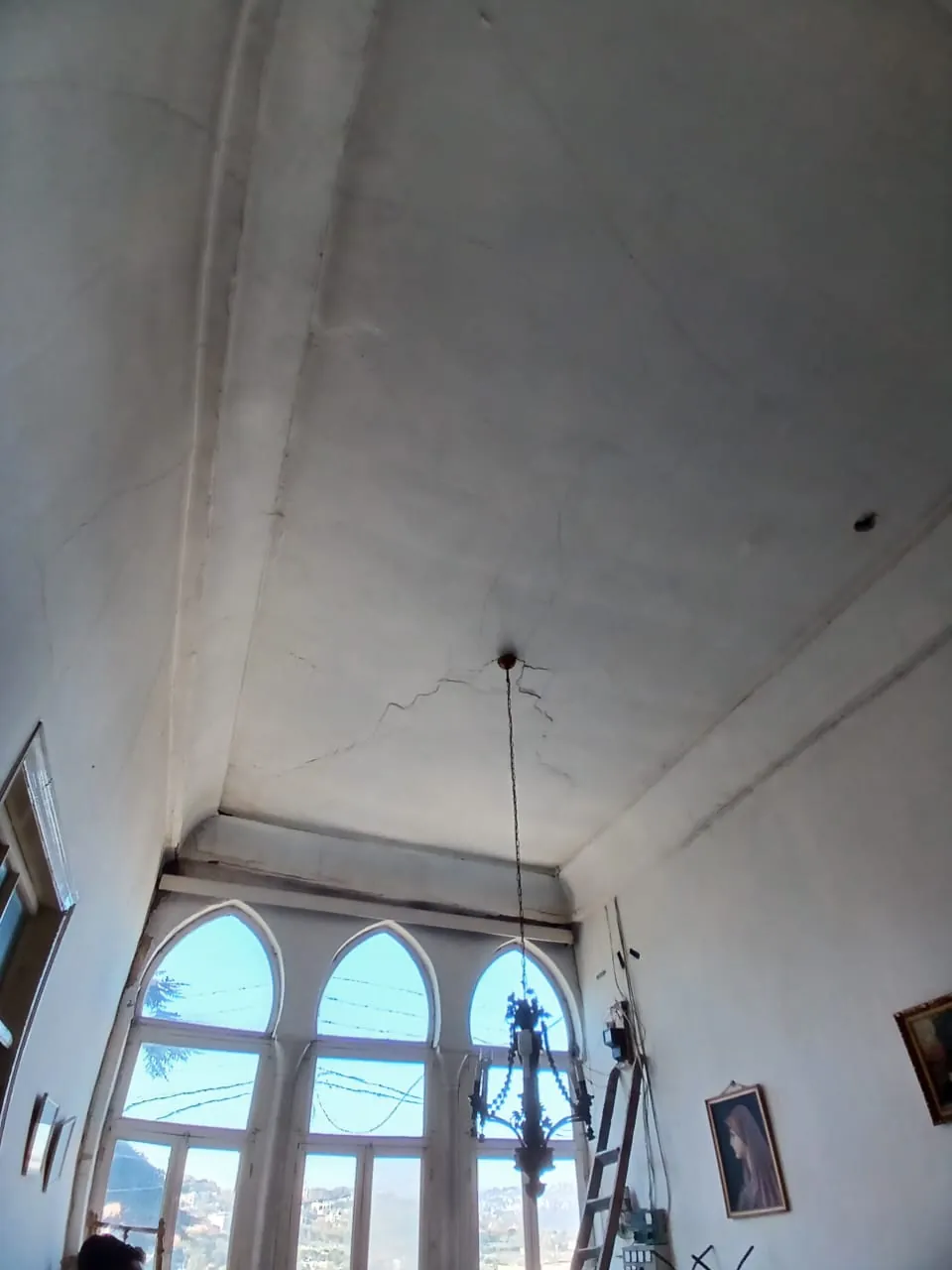 Traditional Old Lebanese House With Land For Sale in Khenchara — الصورة 5