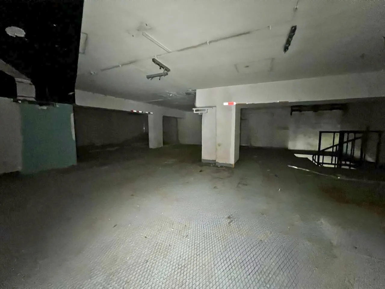 Amazing 900 SQM Shop For Rent in Achrafieh, Alexandre area — الصورة 4