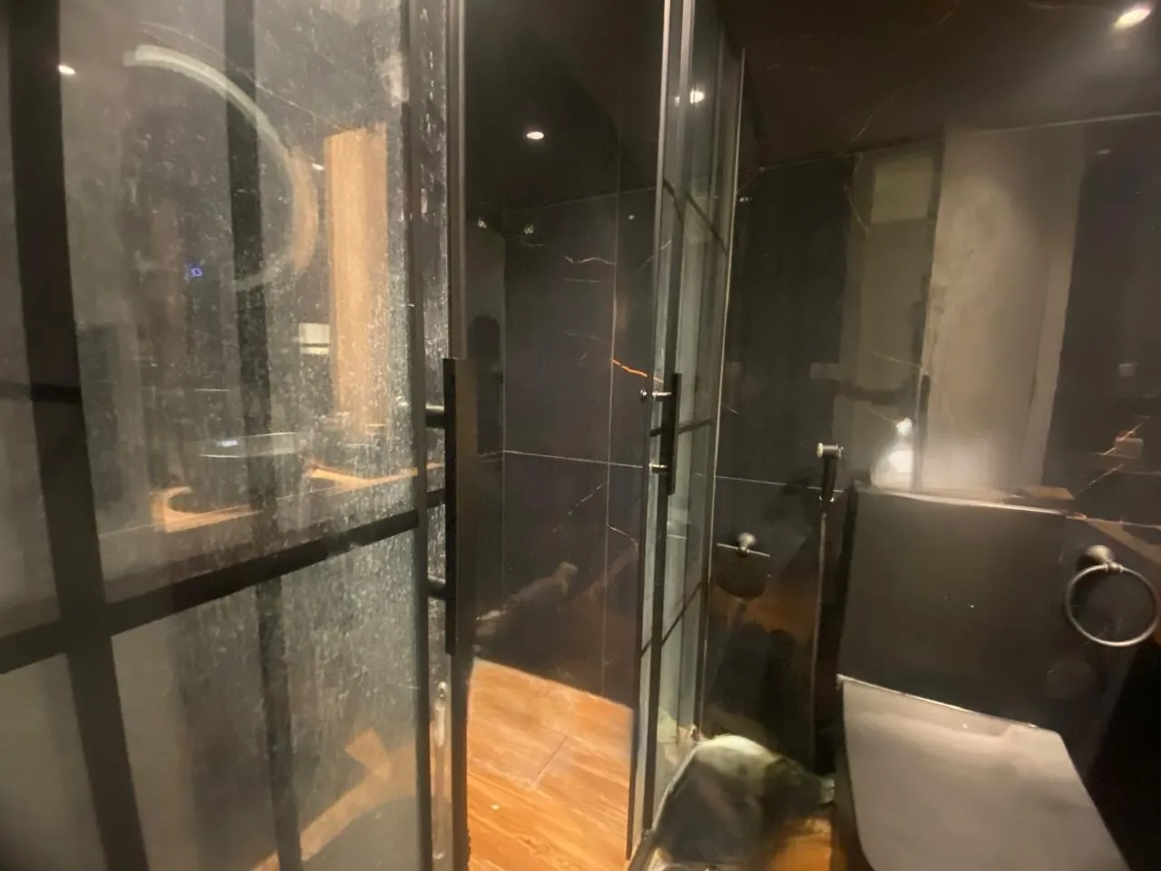 Cozy & Furnished Apartment For Sale in Calm Area in Mar Elias, Beirut — الصورة 10