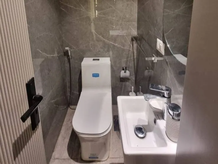 Cozy & Furnished Apartment For Sale in Calm Area in Mar Elias, Beirut — الصورة 9