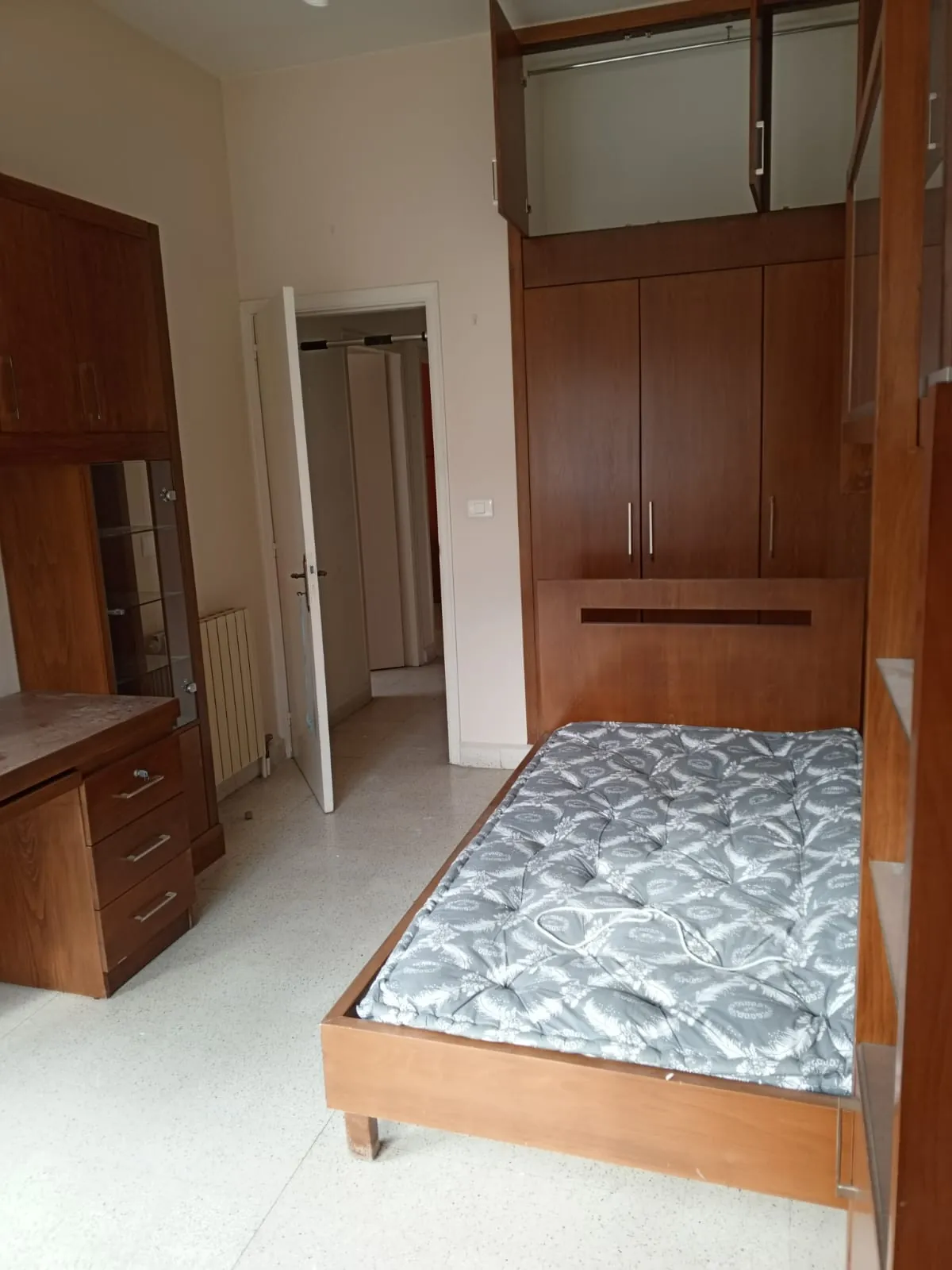An Unfurnished Apartment For Sale in Jbeil — الصورة 10