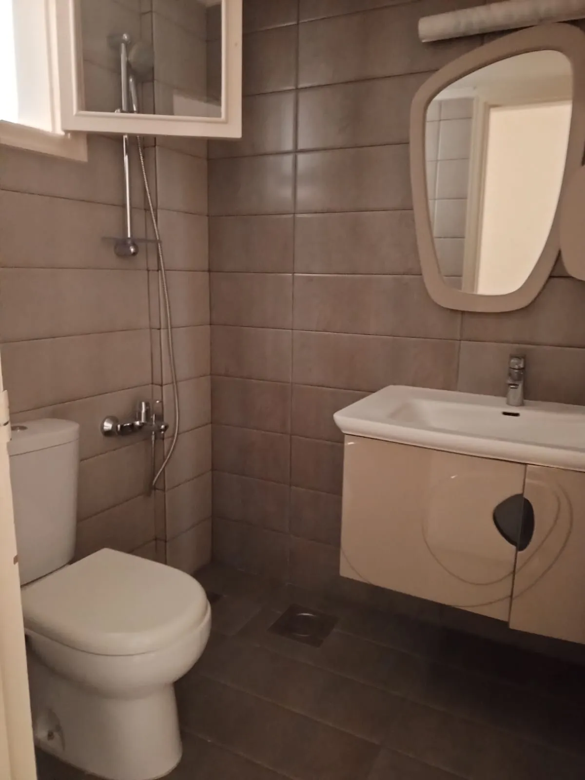 An Unfurnished Apartment For Sale in Jbeil — الصورة 8