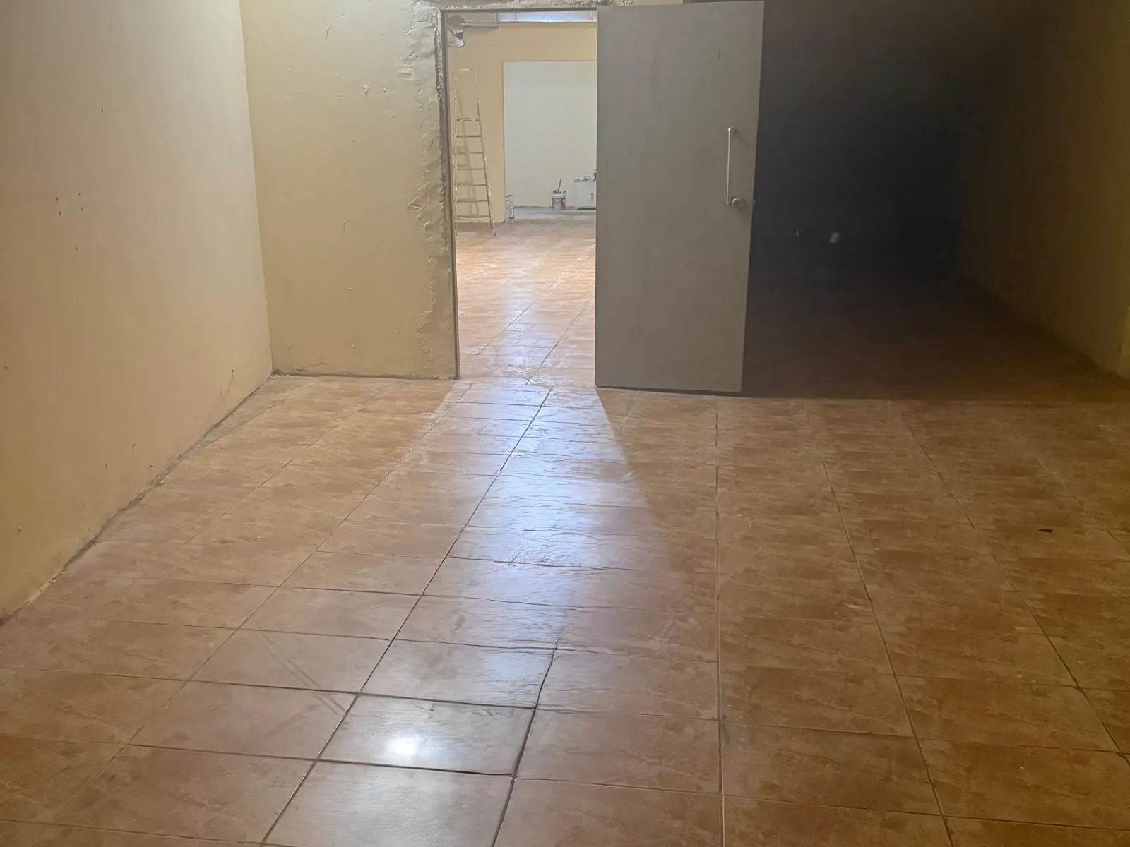120 SQM Warehouse For Rent in Achrafieh, Sioufi — الصورة 2