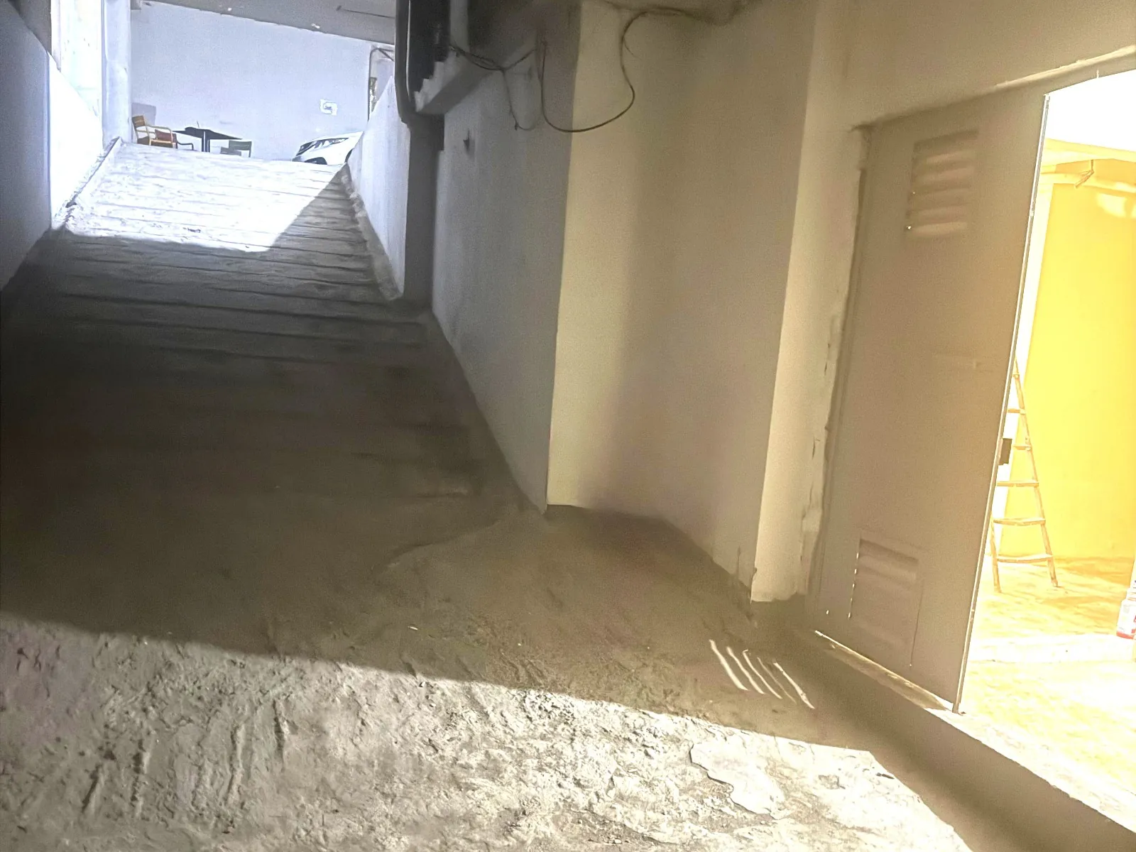 120 SQM Warehouse For Rent in Achrafieh, Sioufi — الصورة 3