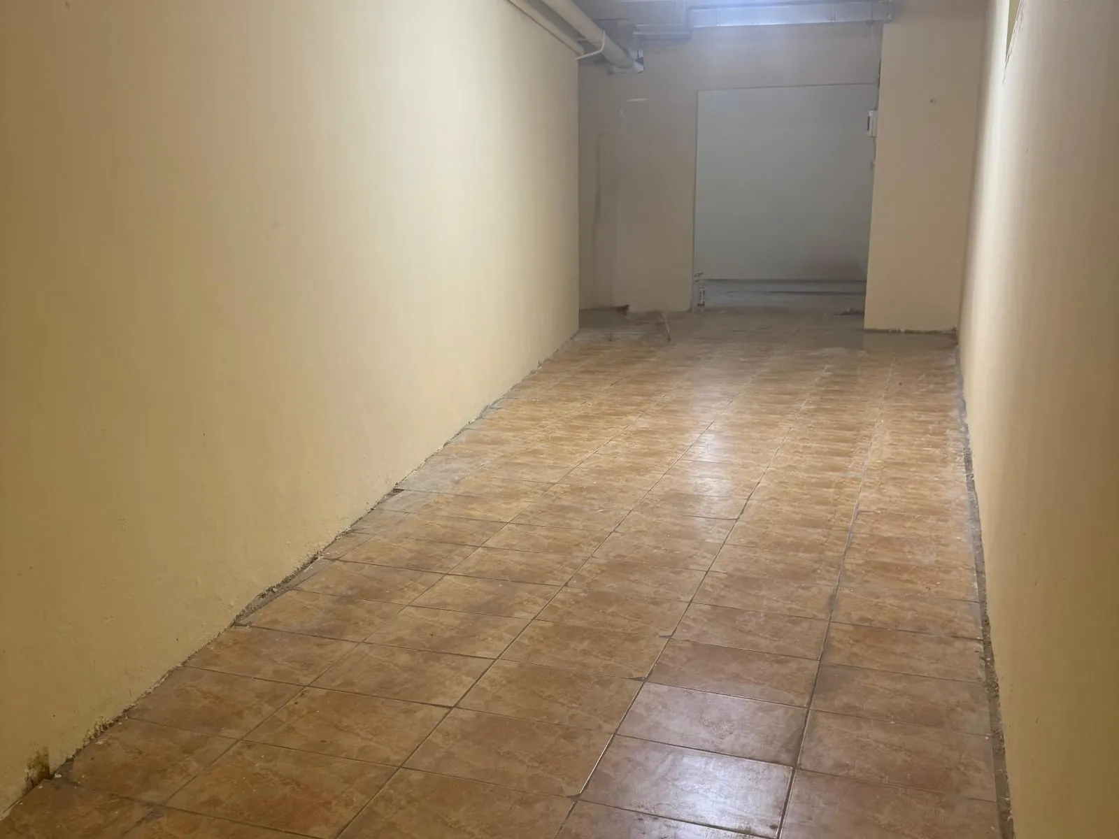 120 SQM Warehouse For Rent in Achrafieh, Sioufi — الصورة 4