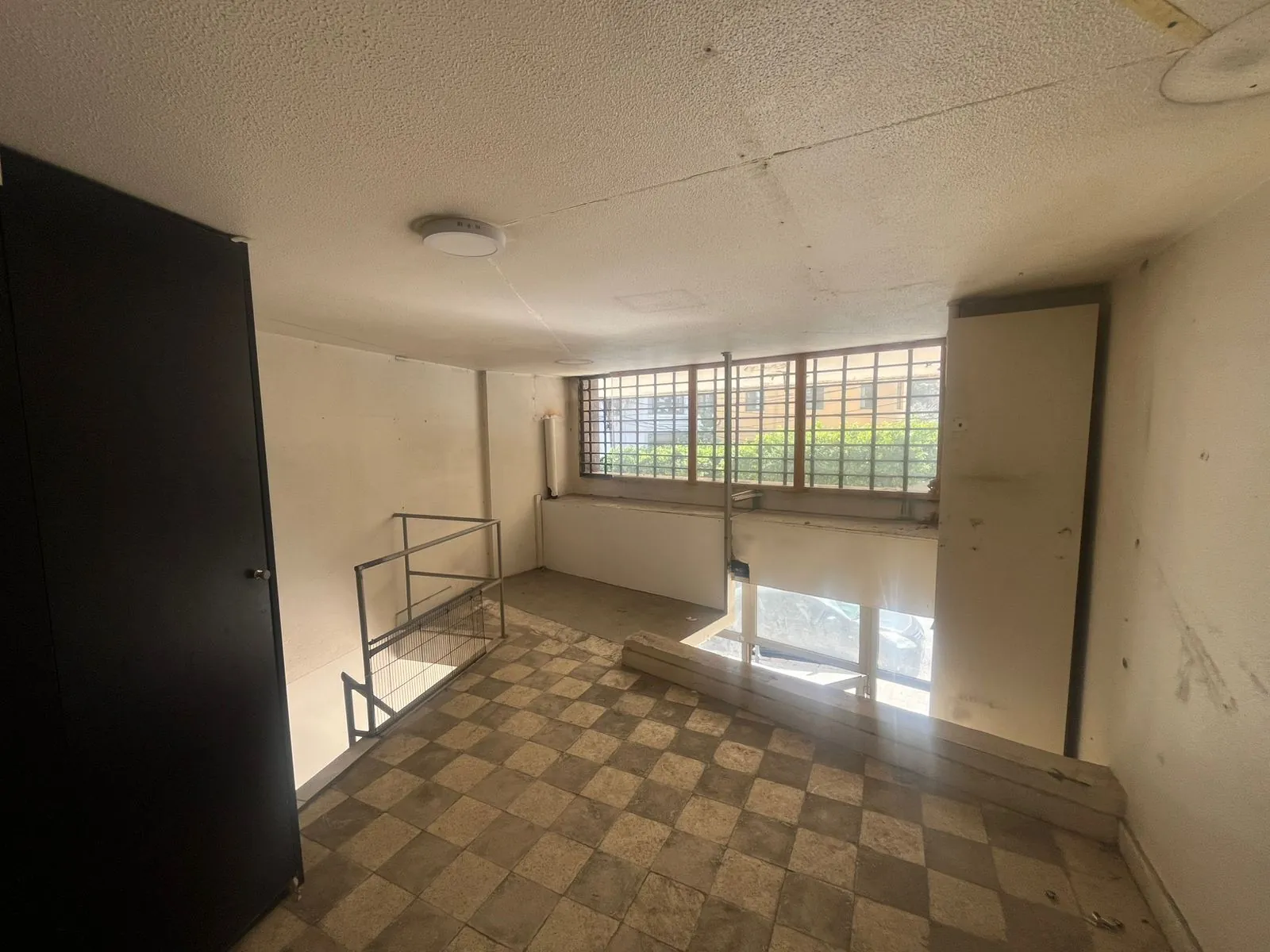 27 SQM Shop For Rent in Achrafieh, Sioufi — الصورة 3