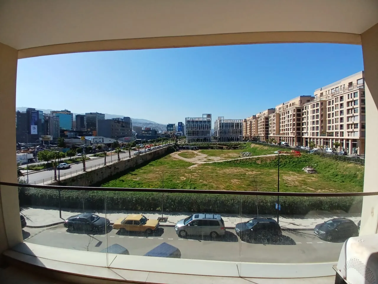 An Unfurnished Apartment For Rent in Waterfront, Dbayeh — الصورة 5