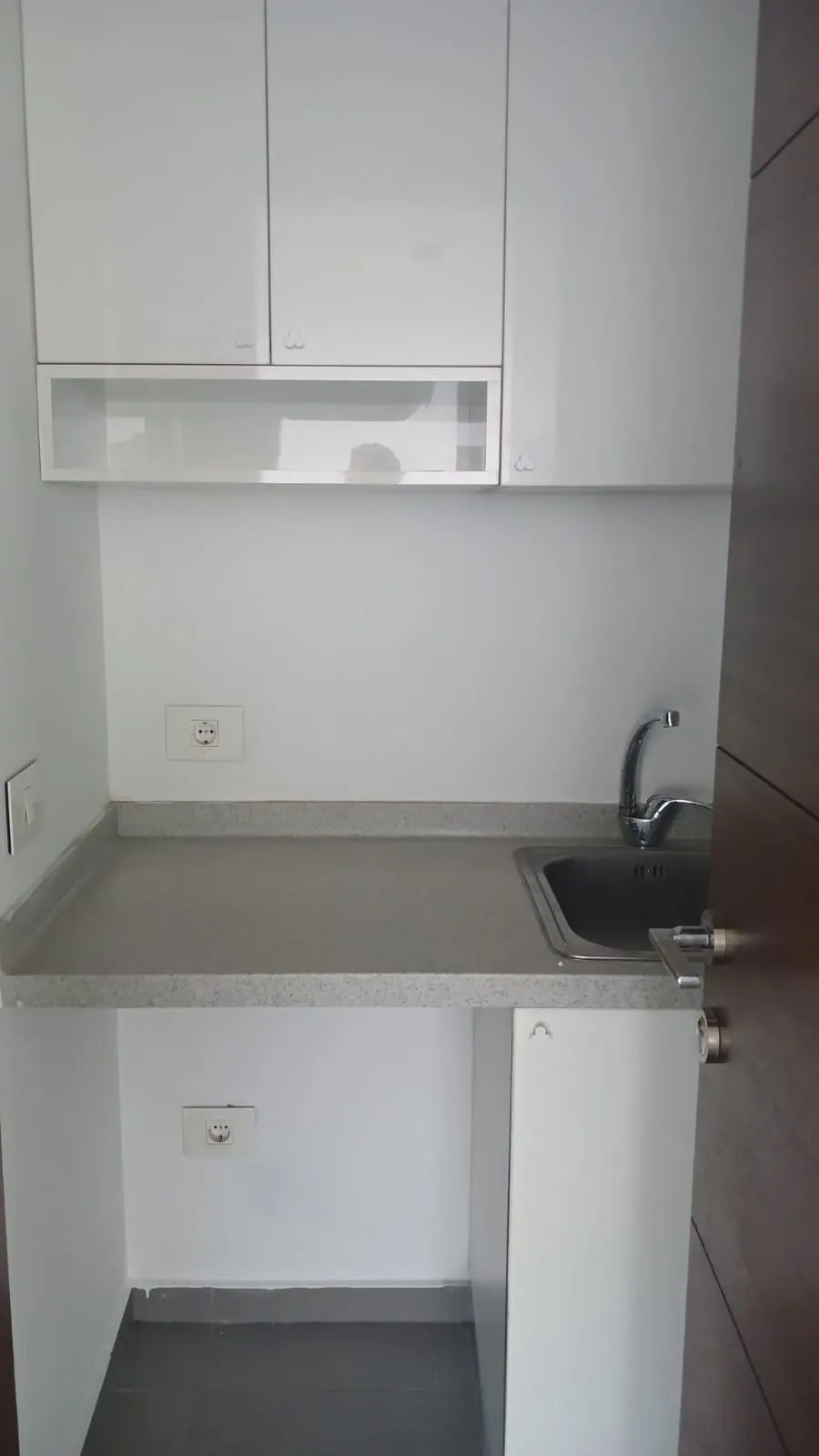 A 88 SQM Office For Rent in Sin El Fil — photo 3