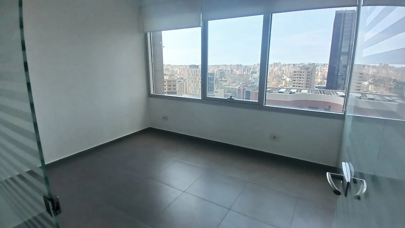 A 88 SQM Office For Rent in Sin El Fil — photo 8