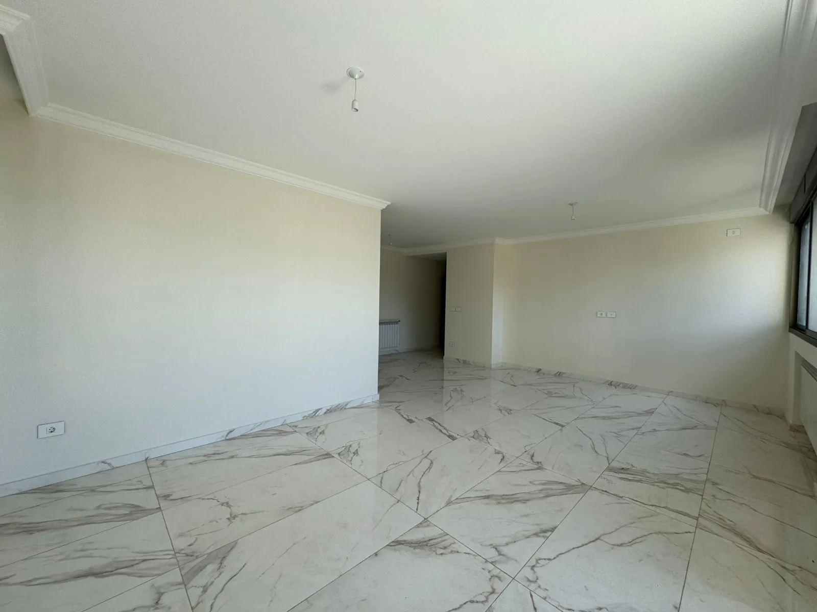 Brand New Apartment For Sale in A Prime Location in Mar Moussa — الصورة 2