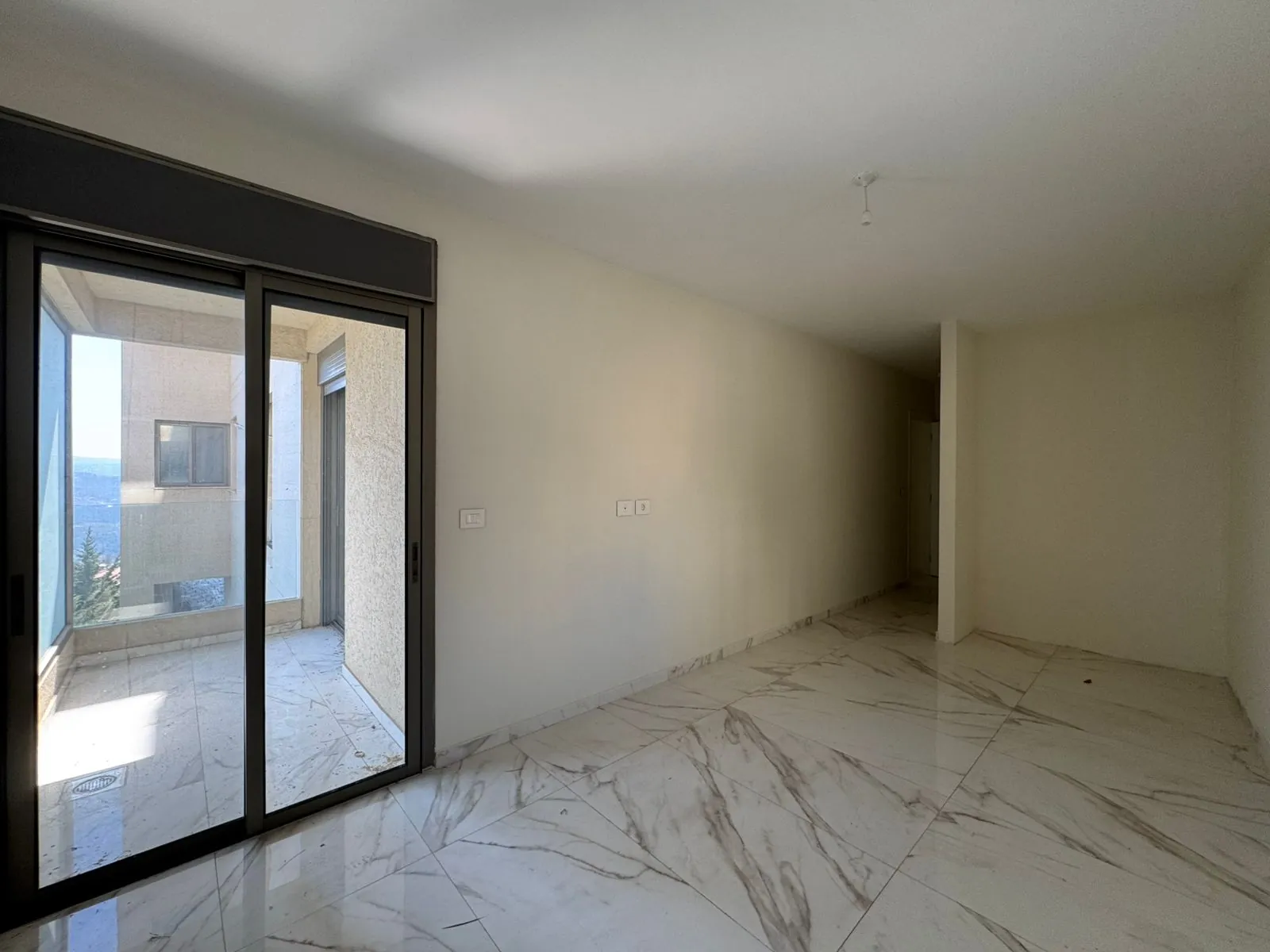 Brand New Apartment For Sale in A Prime Location in Mar Moussa — الصورة 4
