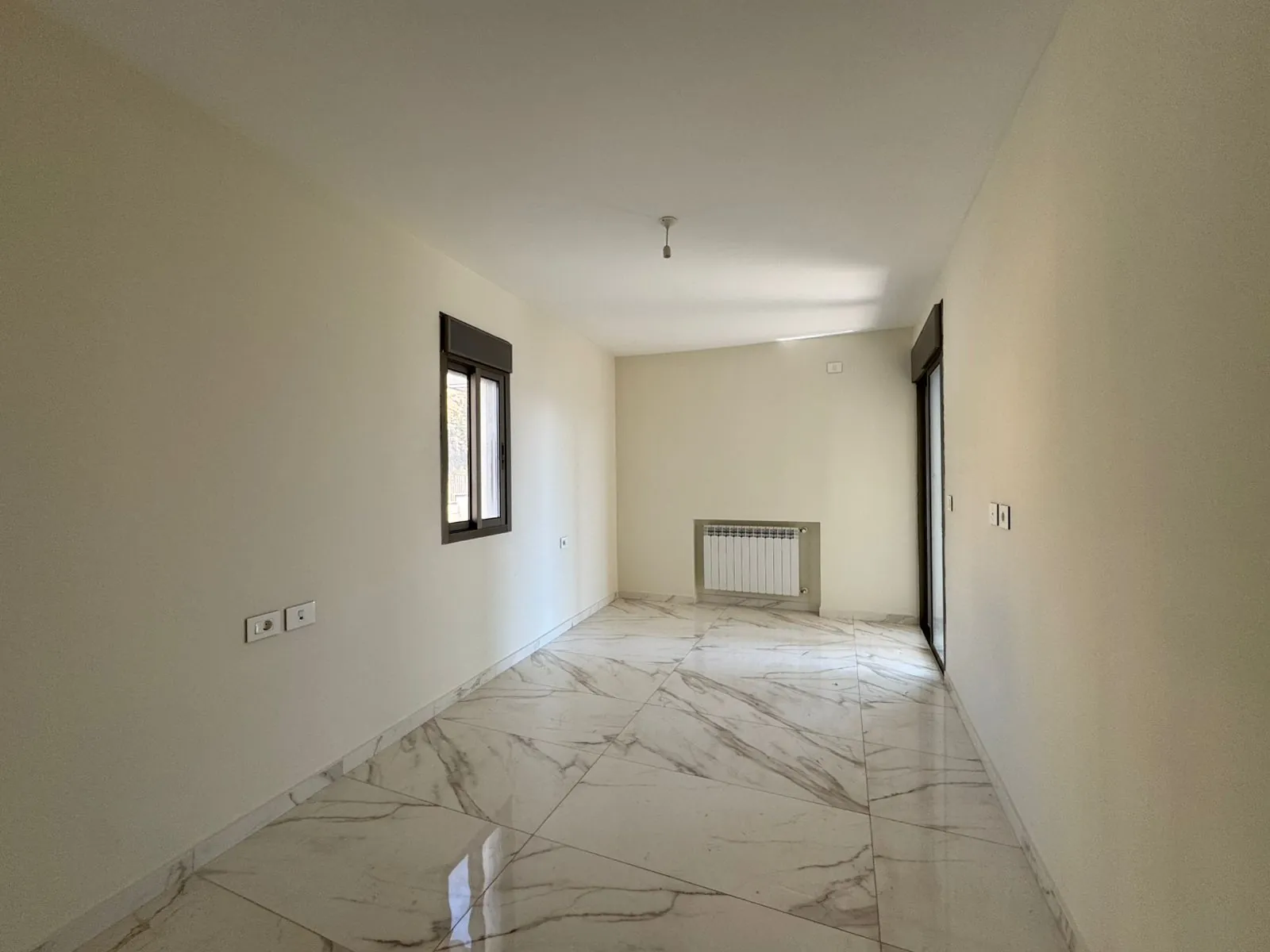 Brand New Apartment For Sale in A Prime Location in Mar Moussa — الصورة 6