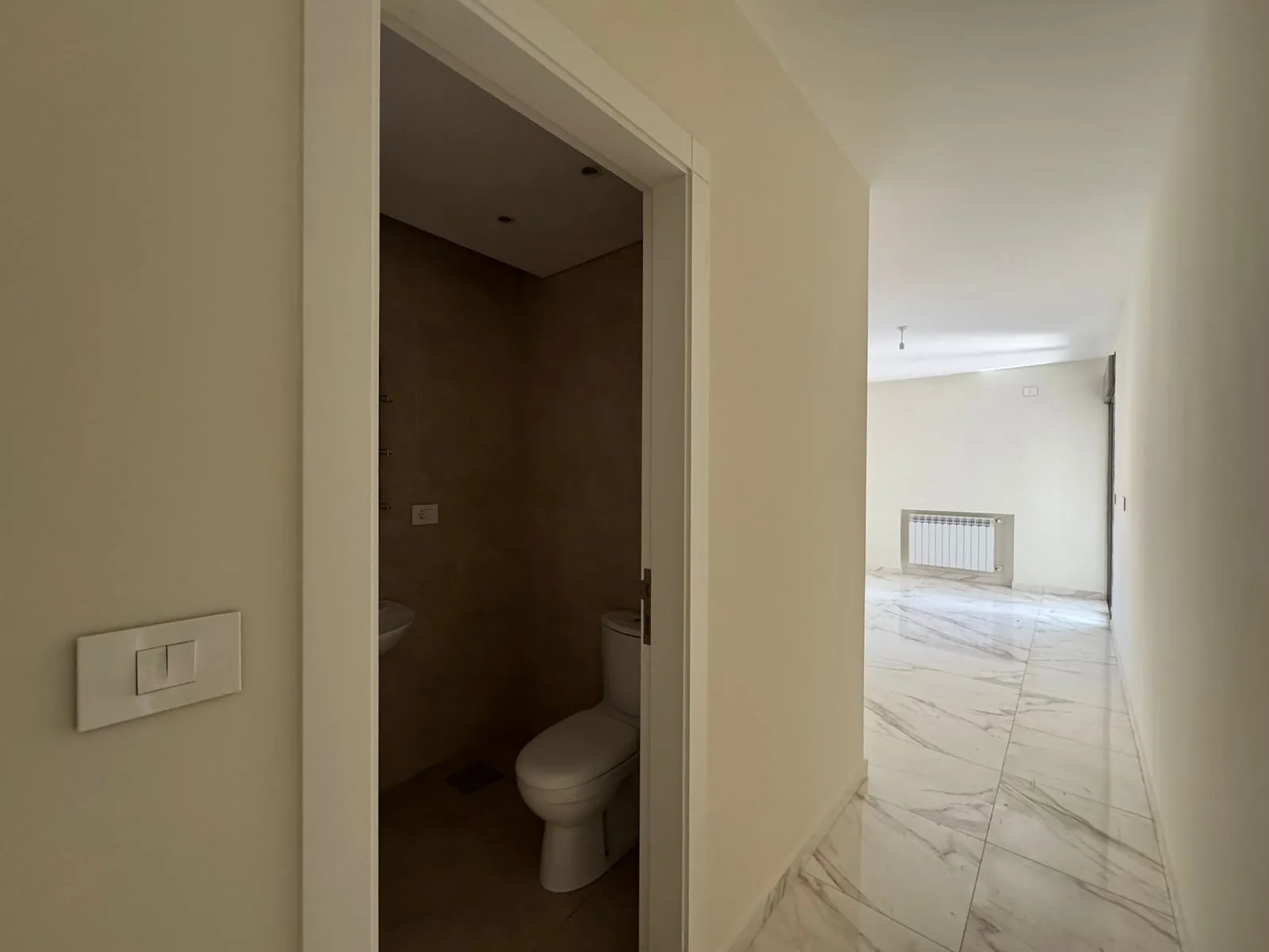 Brand New Apartment For Sale in A Prime Location in Mar Moussa — الصورة 7