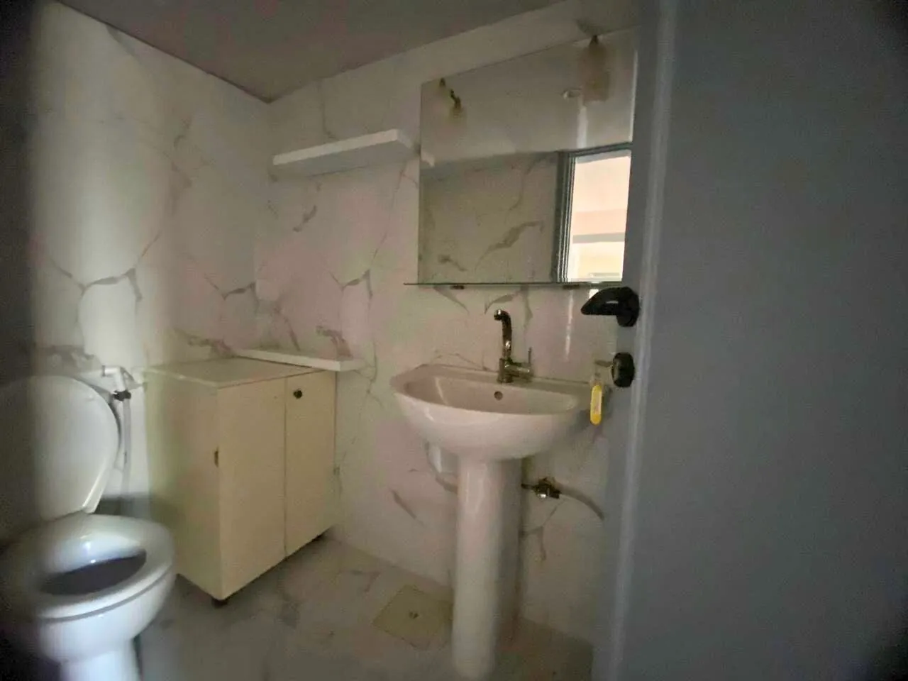 Office For Sale in a Commercial Building in Verdun, Beirut — الصورة 10