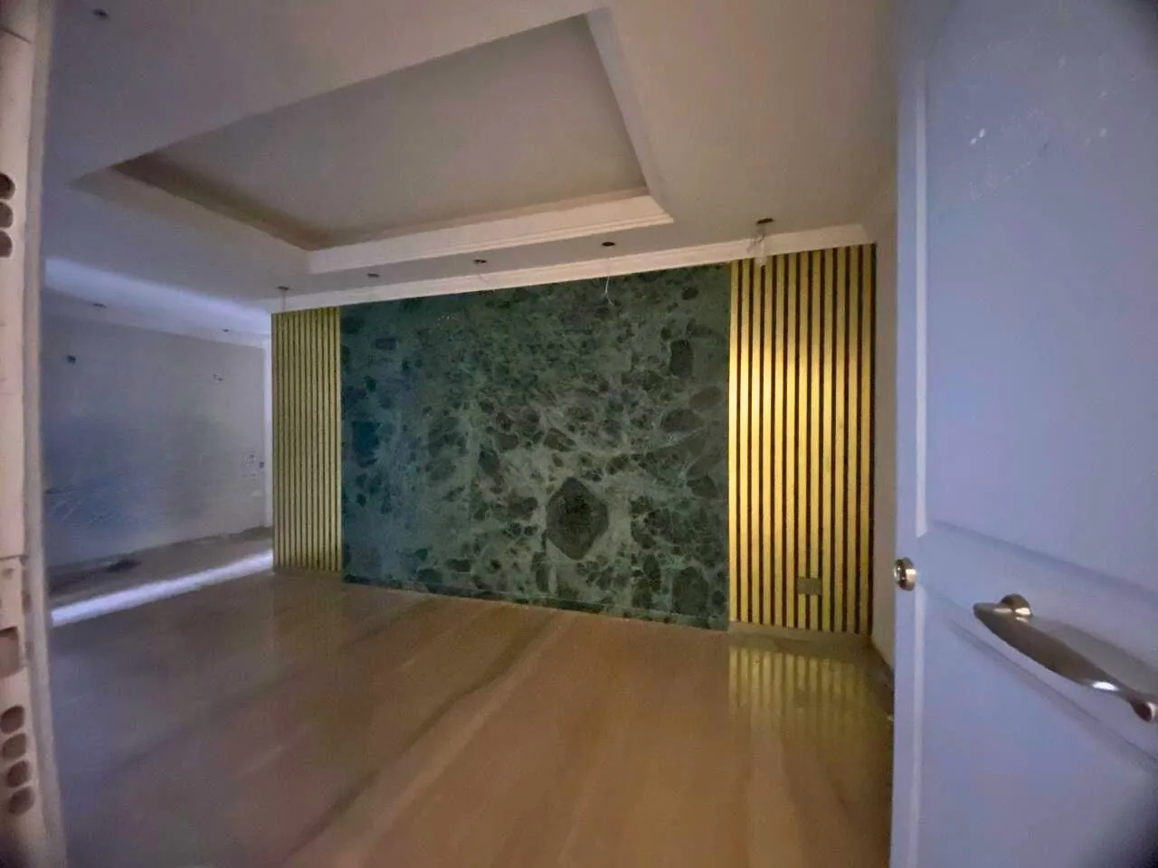Office For Sale in a Commercial Building in Verdun, Beirut — الصورة 2