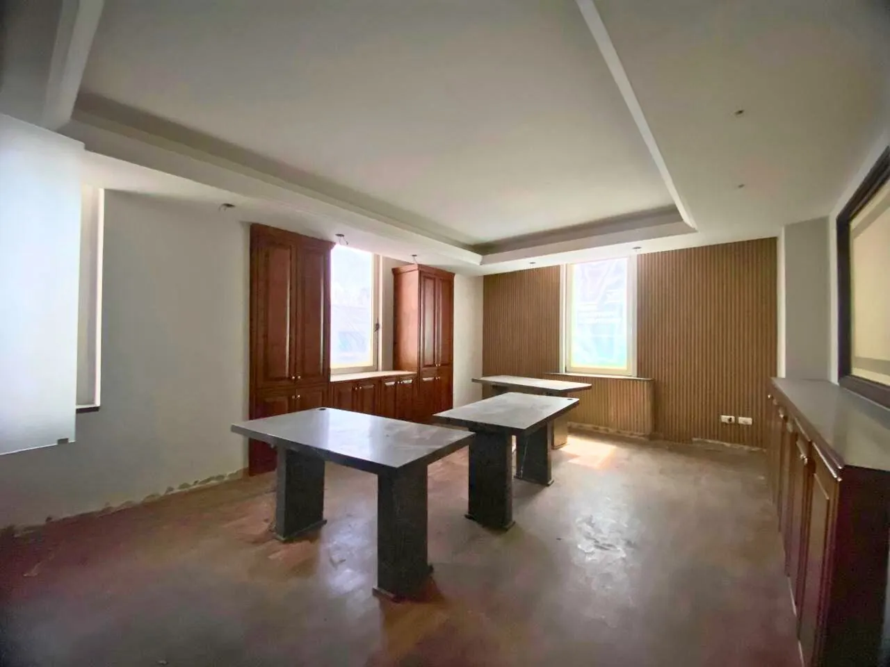 Office For Sale in a Commercial Building in Verdun, Beirut — الصورة 4