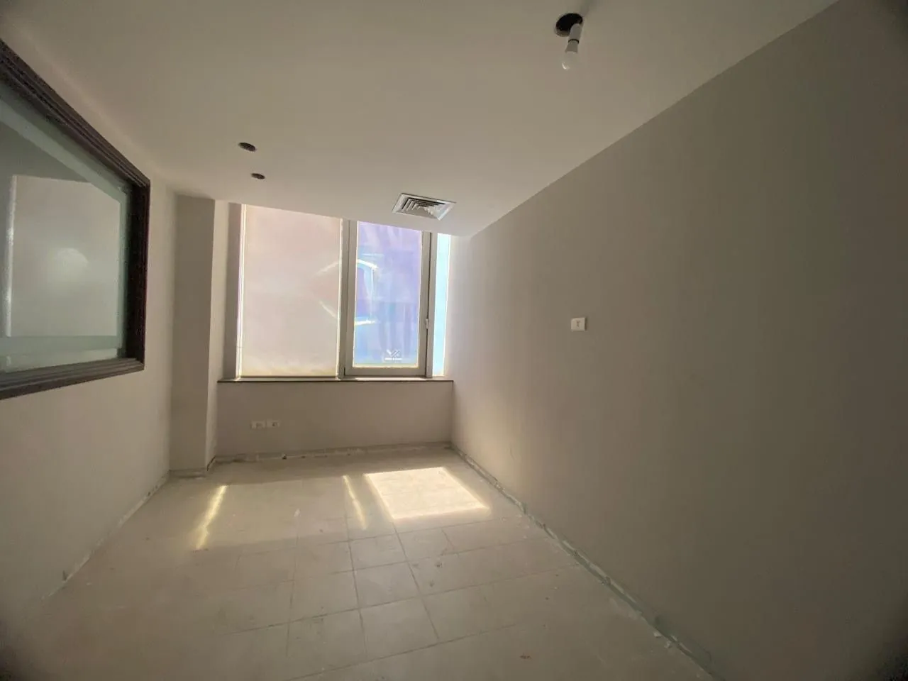 Office For Sale in a Commercial Building in Verdun, Beirut — الصورة 8