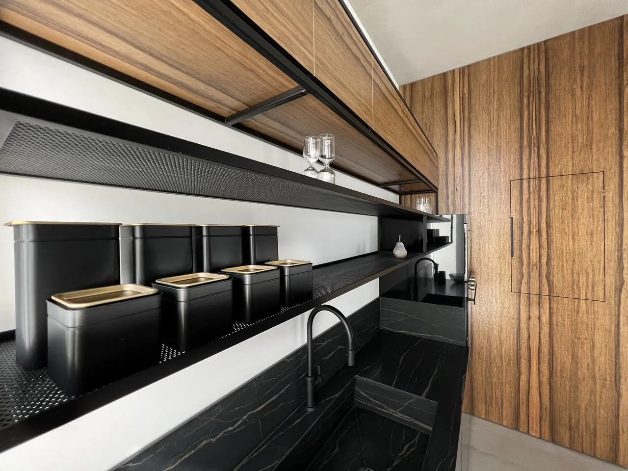 Luxurious high-End finishing Loft For Sale in Batroun — الصورة 10