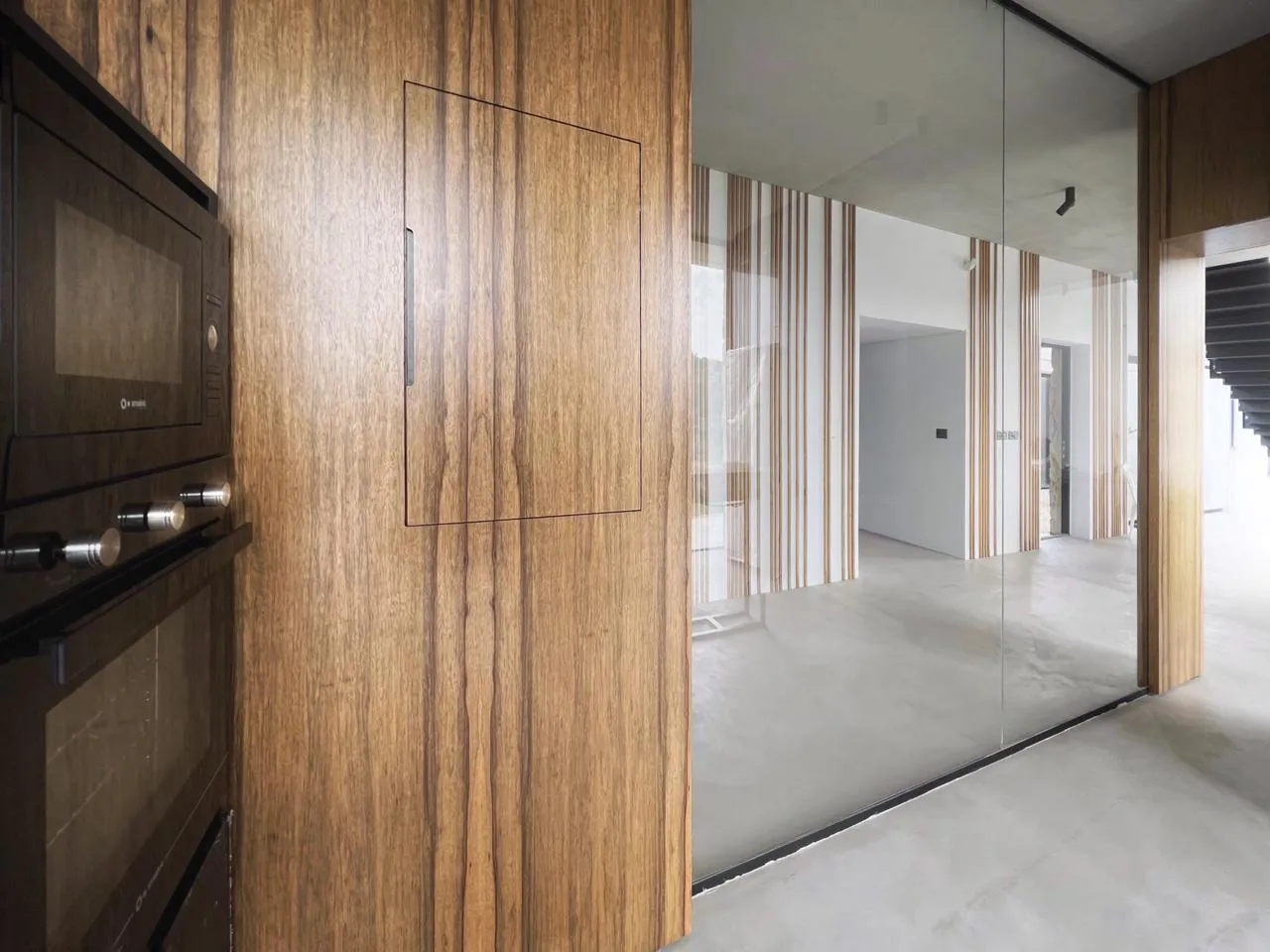 Luxurious high-End finishing Loft For Sale in Batroun — الصورة 3