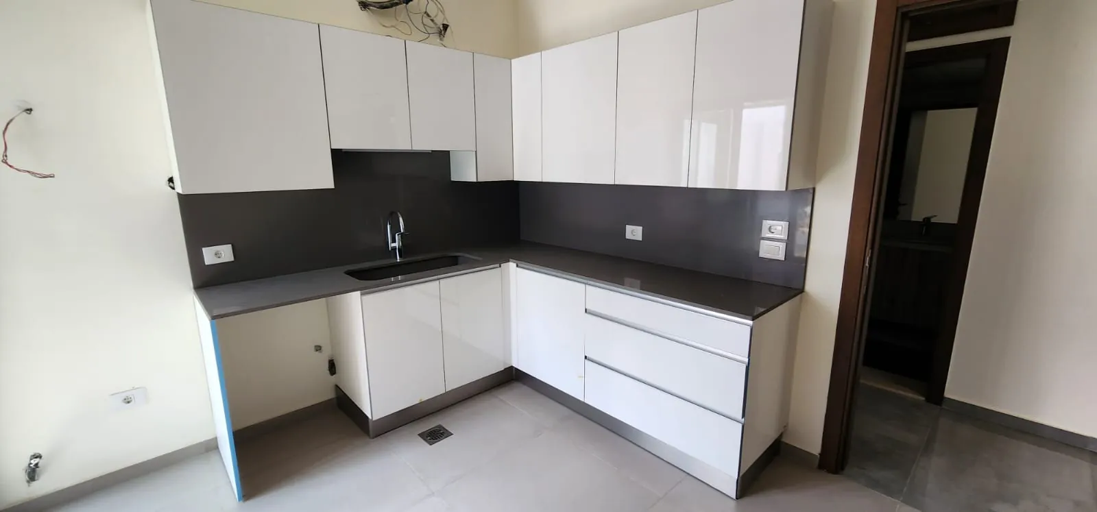 Brand New Apartment For Sale in Jal El Dib — الصورة 3