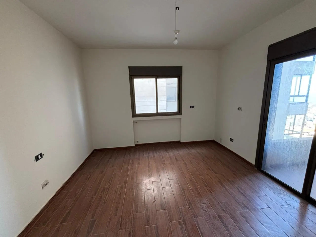 Brand New Apartment For Sale in Mazraat Yachouh — الصورة 5