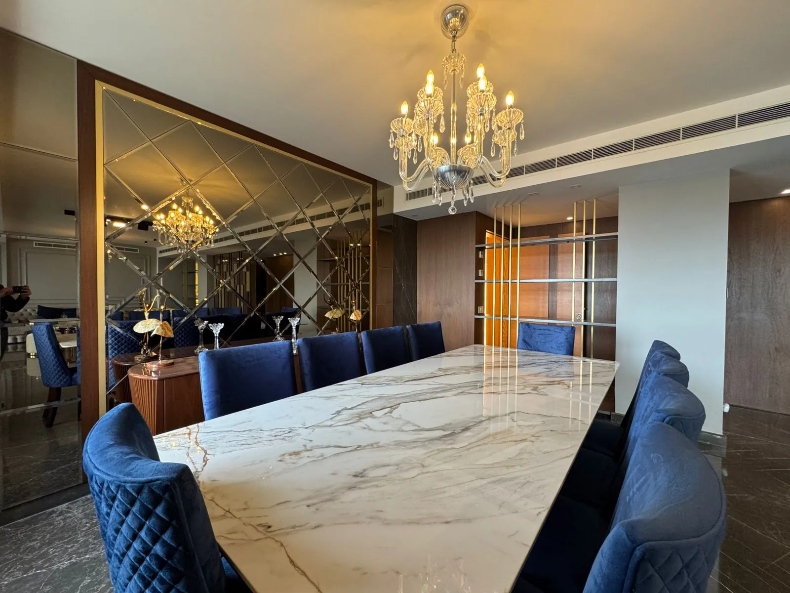 Luxurious High-End Finishing Duplex For Sale in A Prime Location in Beit Meri — الصورة 4