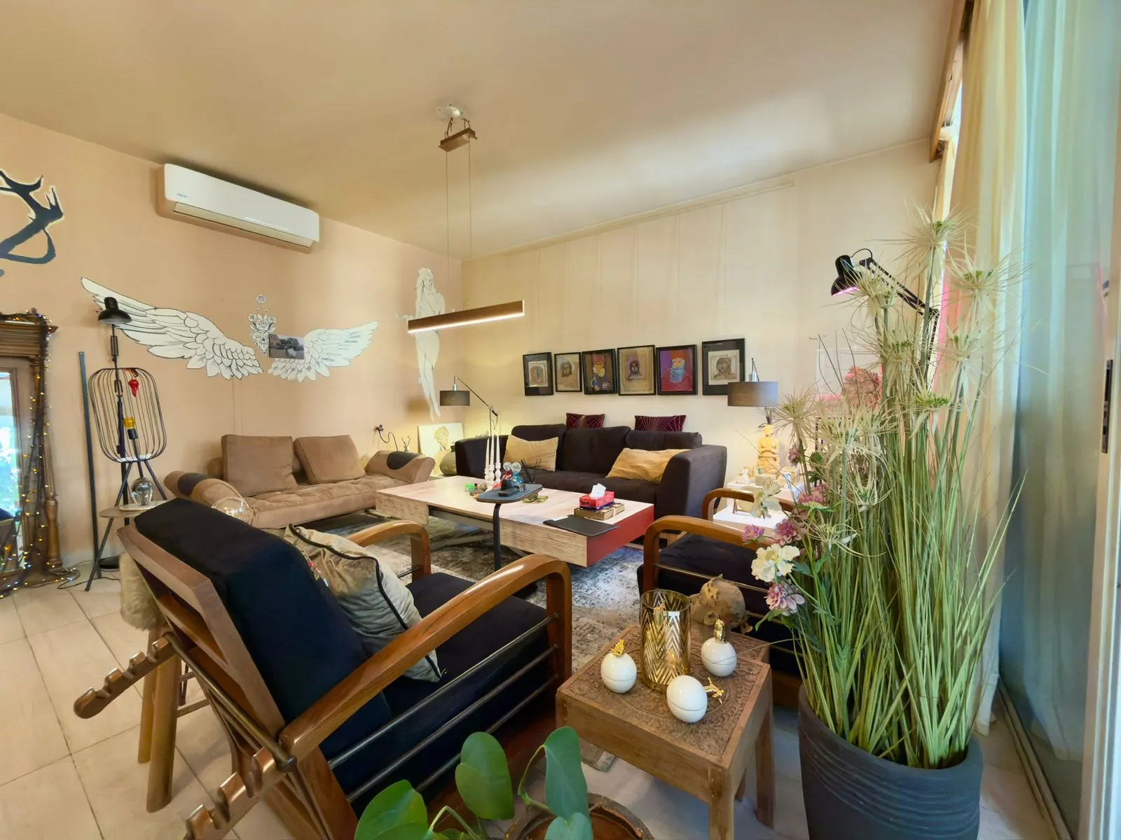 Beautiful 2-Bedroom Apartment For Sale in Achrafieh, Lycée — الصورة 2