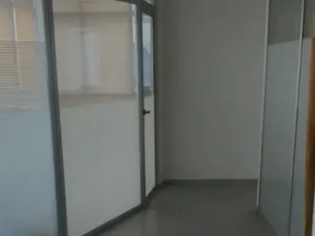 Modern & Spacious Office with City View For Rent in Sin El Fil — الصورة 2