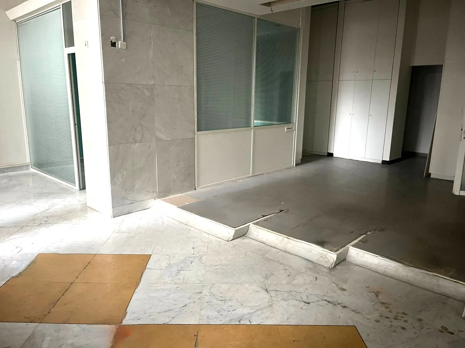 254 SQM Duplex Shop For Rent in Hamra, Ras Beirut — photo 3