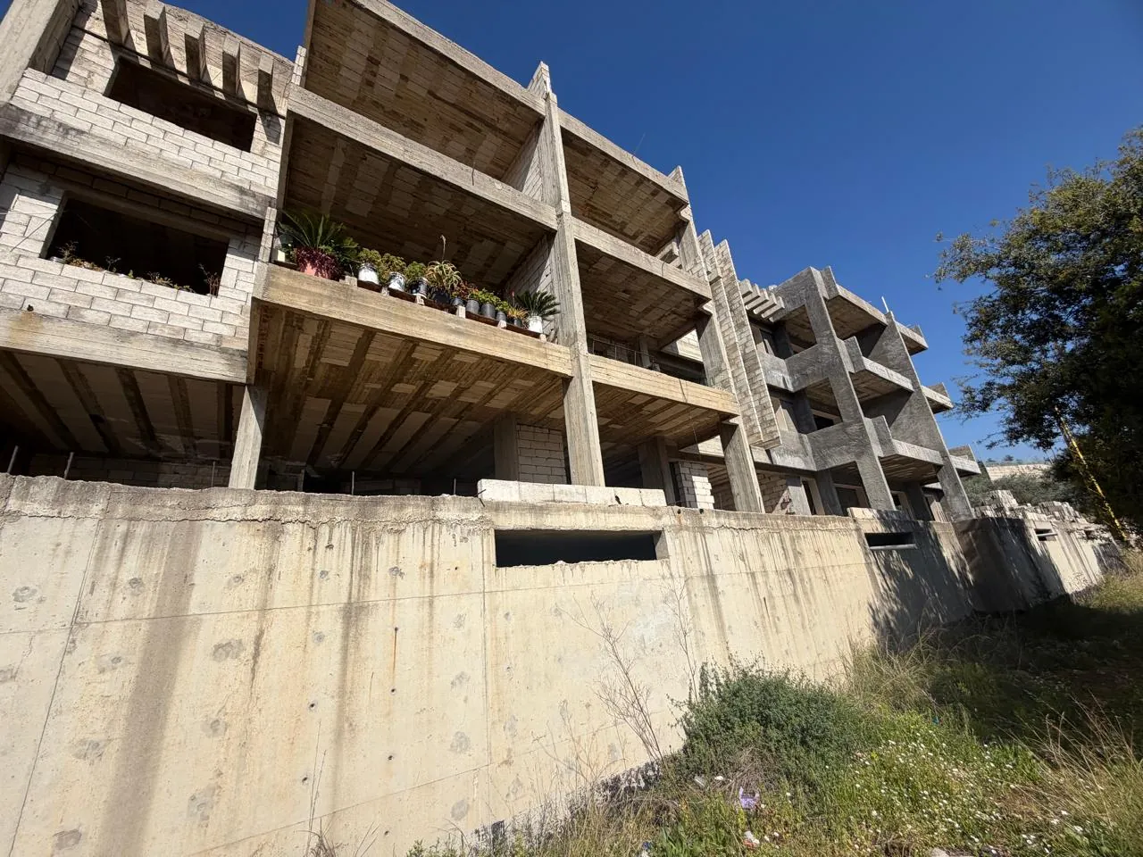 Residential Building For Sale in A Prime Location in Edde, Jbeil — الصورة 2