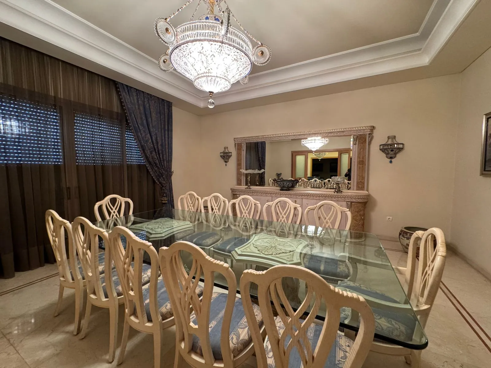 Luxurious Furnished Villa For Sale in A Prime Location in Monteverde — الصورة 2