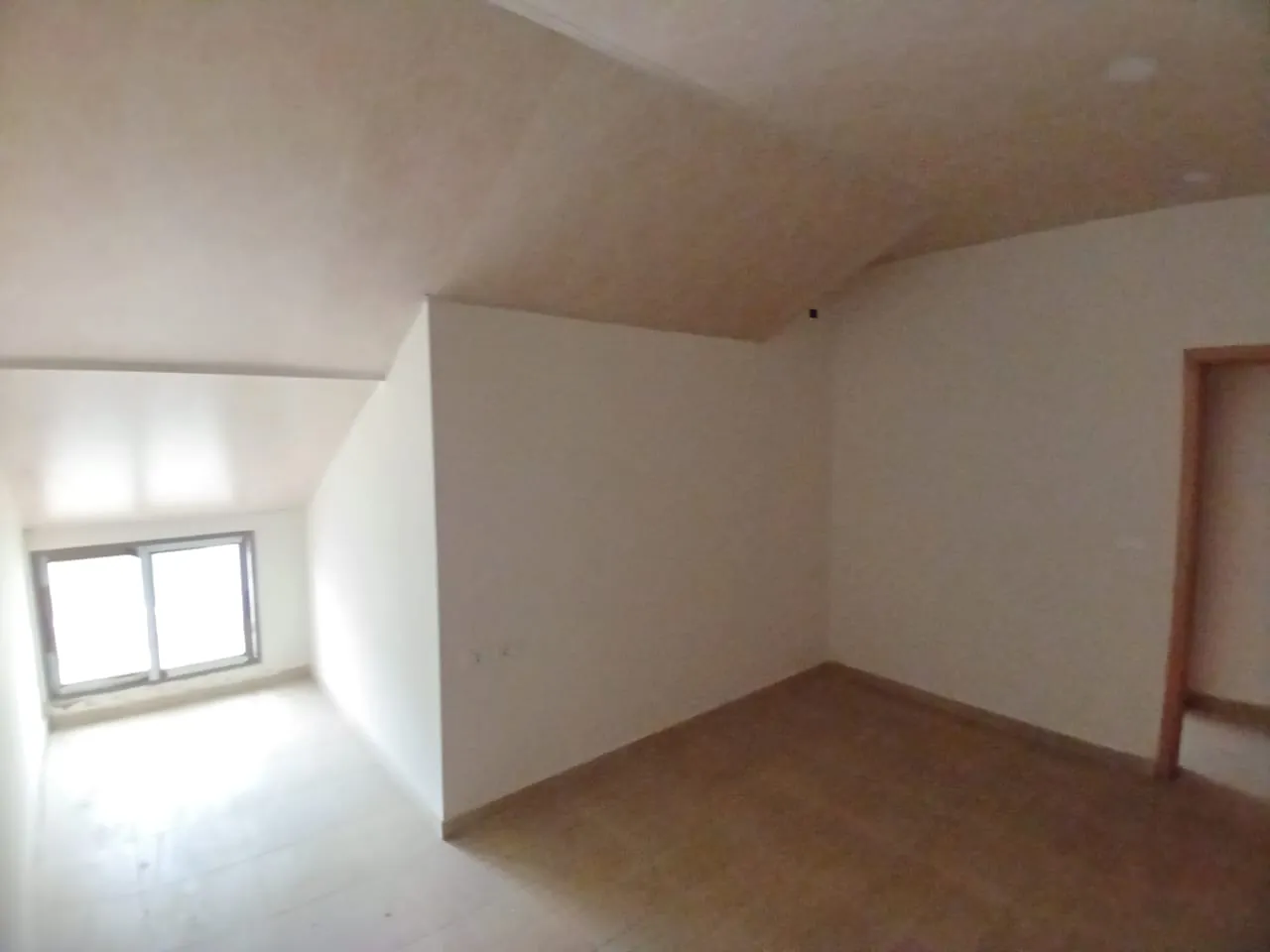 Brand New Duplex With Open View For Sale in A Calm Area in Naccache — الصورة 10