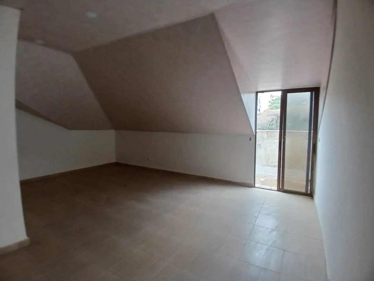Brand New Duplex With Open View For Sale in A Calm Area in Naccache — الصورة 5