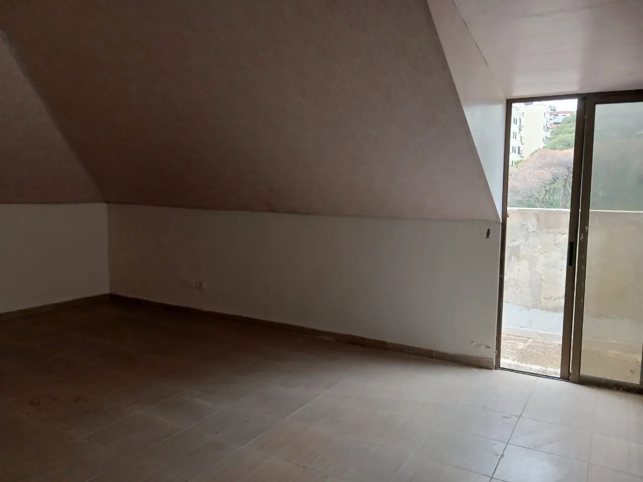 Brand New Duplex With Open View For Sale in A Calm Area in Naccache — الصورة 7