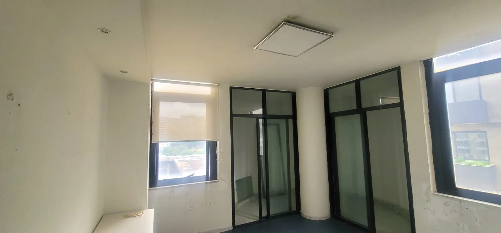 A 75 SQM Office For Sale in Jounieh — الصورة 2