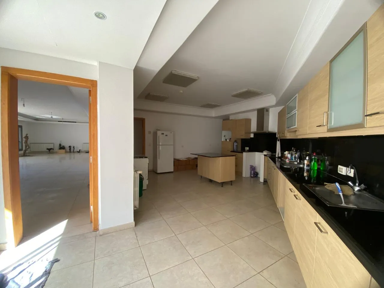 Amazing Apartment Mountain & Sea View For Sale in Ain El Mreisseh, Ras Beirut — الصورة 10