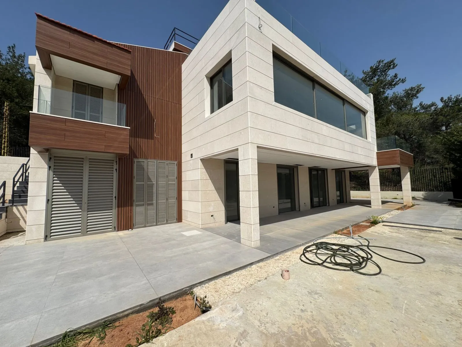 Modern Furnished High-End Finishing Villa For Rent in Baabdat