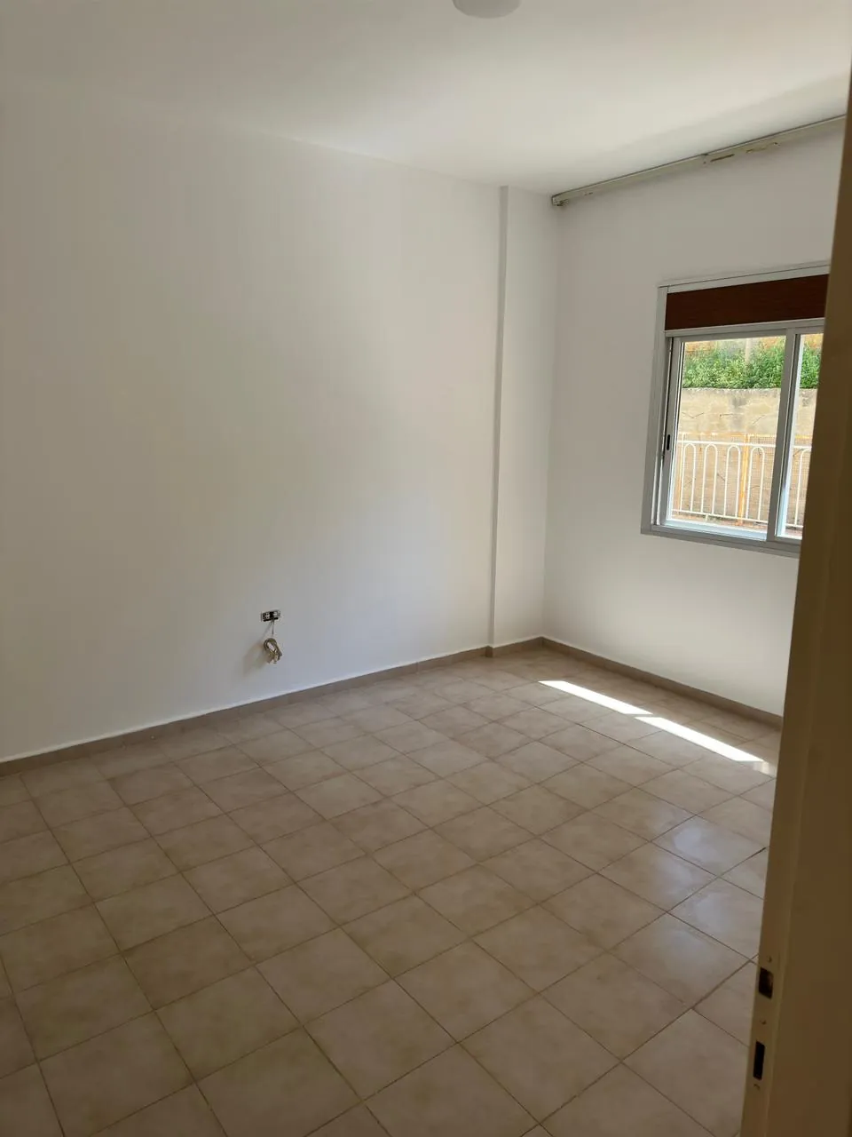3-Bedroom Apartment With Sea View For Rent in Kfarhbeib — الصورة 4