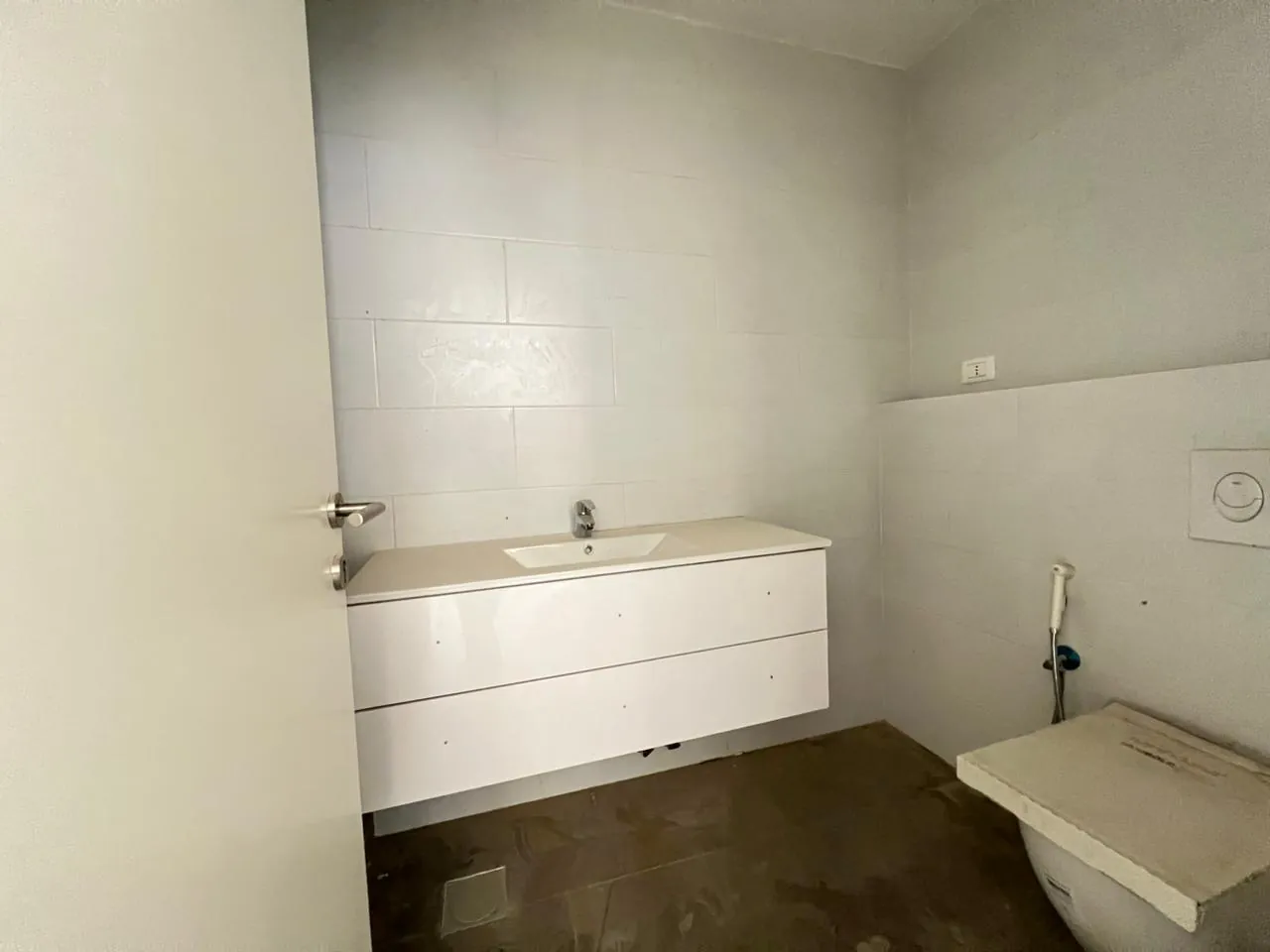 Urban Living! 3-Bedroom Apartment For Sale in the Heart of Achrafieh — الصورة 5