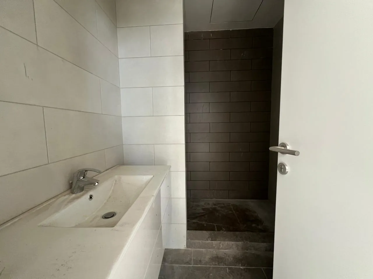 Urban Living! 3-Bedroom Apartment For Sale in the Heart of Achrafieh — الصورة 7