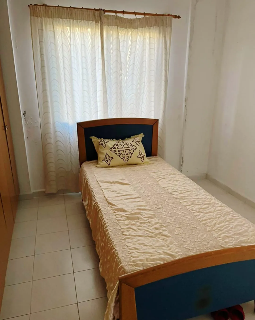 Semi-Furnished Apartment With Sea View For Sale in Adma — الصورة 5