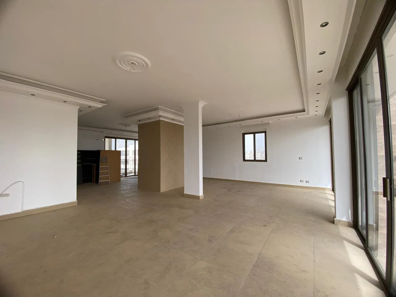 Spacious Apartment with Amazing Open City View For Rent in Koraytem, Ras Beirut — الصورة 4