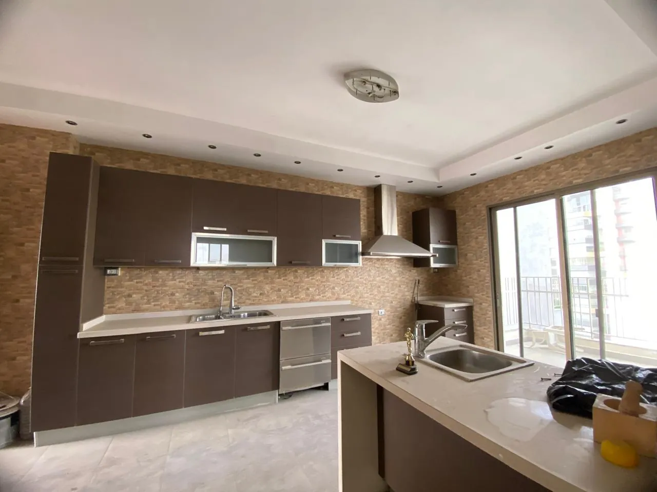 Spacious Apartment with Amazing Open City View For Rent in Koraytem, Ras Beirut — الصورة 6