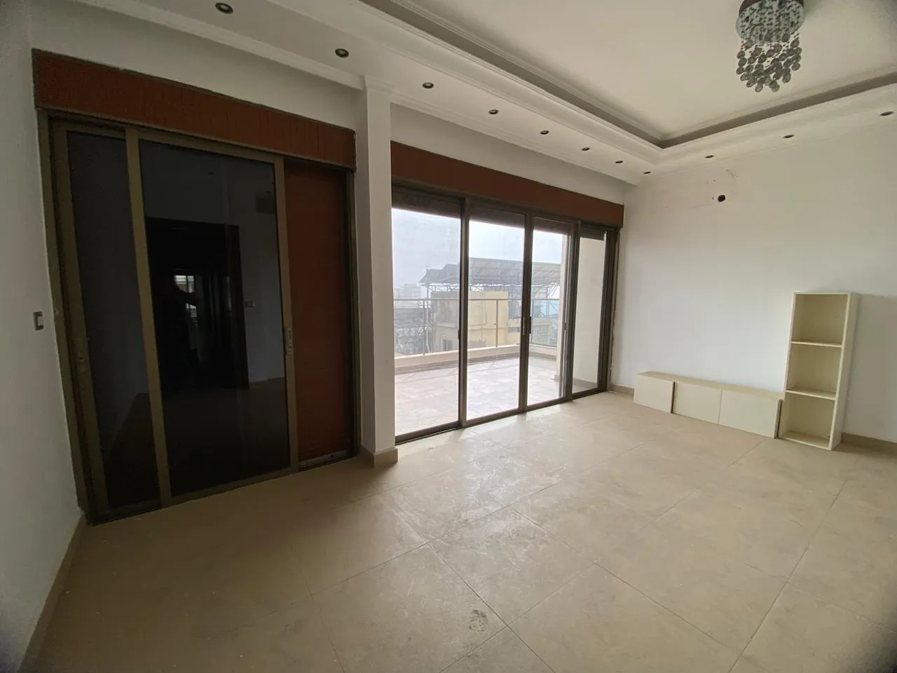 Spacious Apartment with Amazing Open City View For Rent in Koraytem, Ras Beirut — الصورة 9