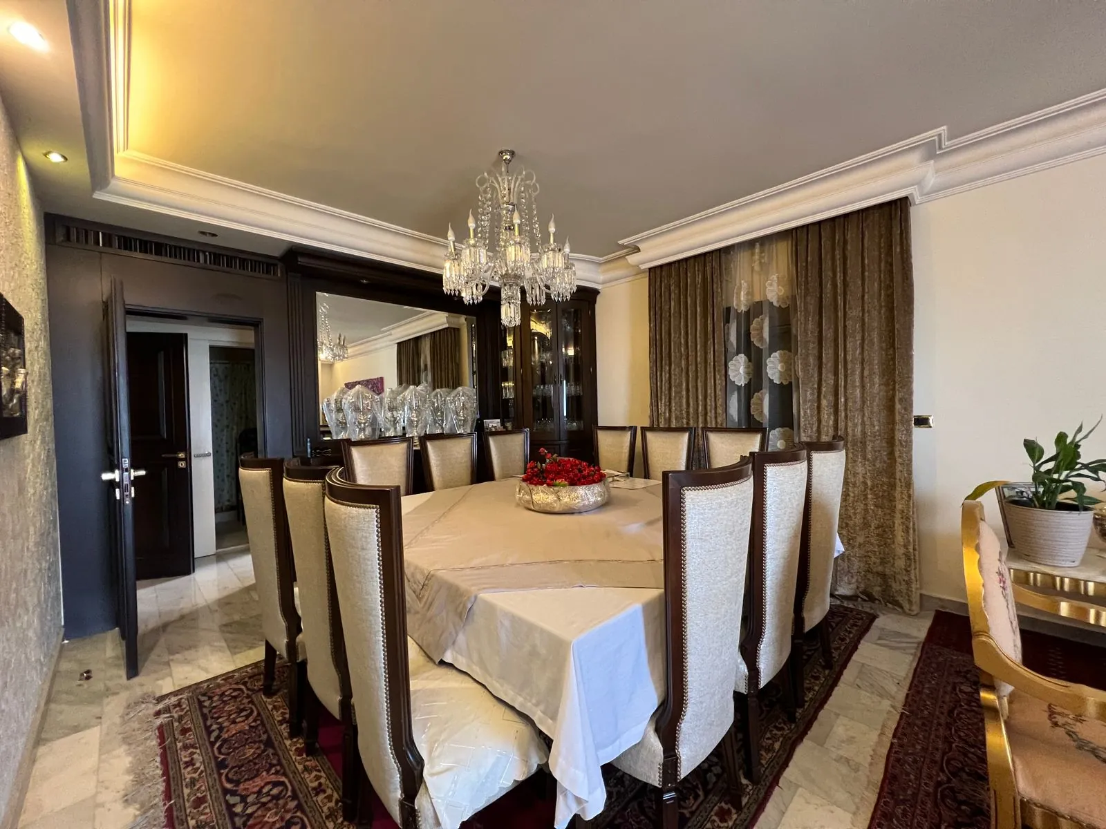 Beautiful Apartment with City View For Sale in Hazmieh, Mar Takla — الصورة 4