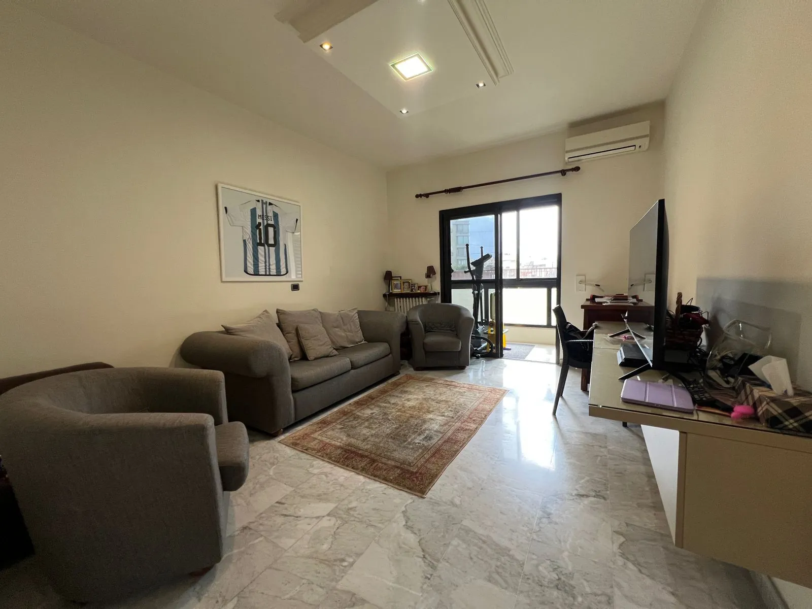 Beautiful Apartment with City View For Sale in Hazmieh, Mar Takla — الصورة 5